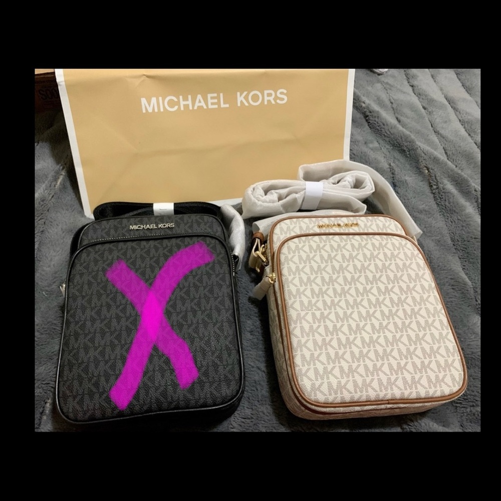 MK MEDIUM LOGO FLIGHT BAG CROSSBODY